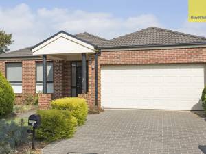 1 vaucluse lane caroline springs