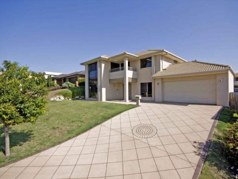 1 vaucluse place mansfield qld 4122