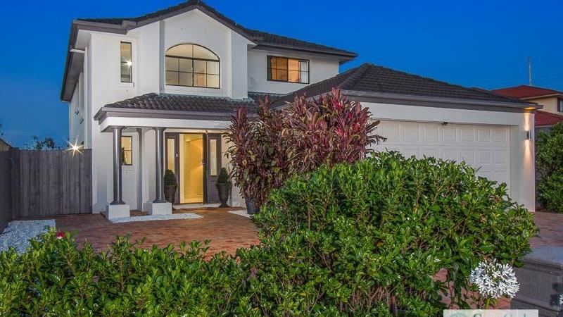 1 vaucluse place mansfield qld 4122