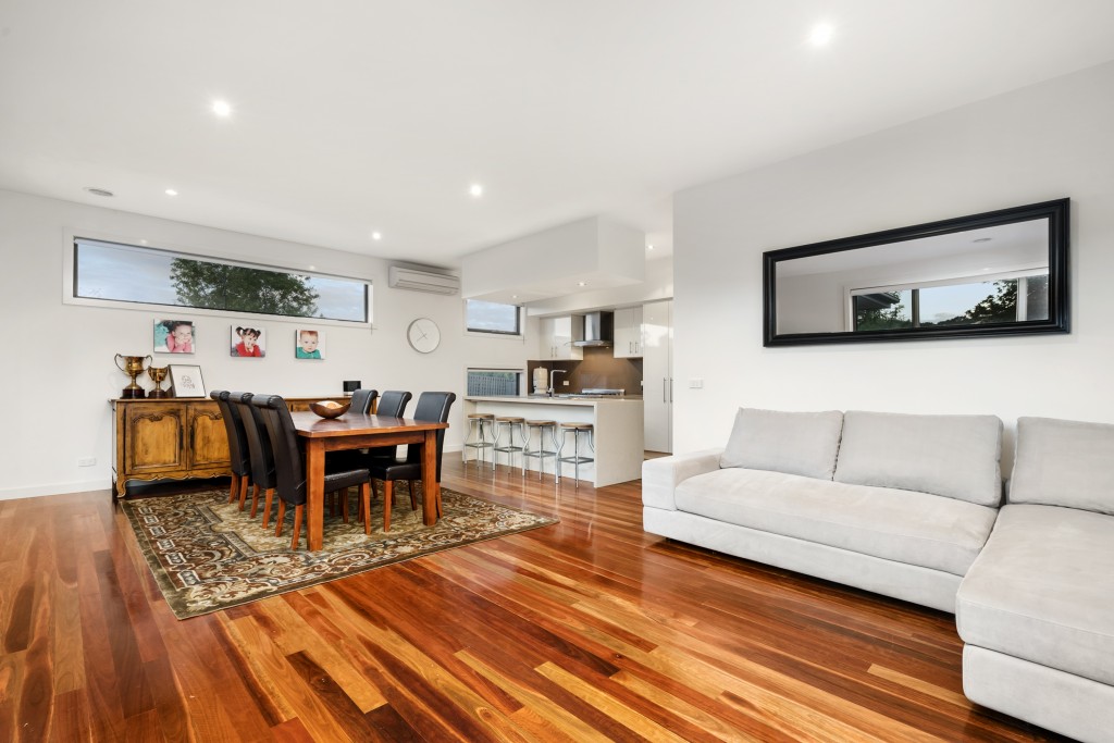 2 vaucluse court donvale
