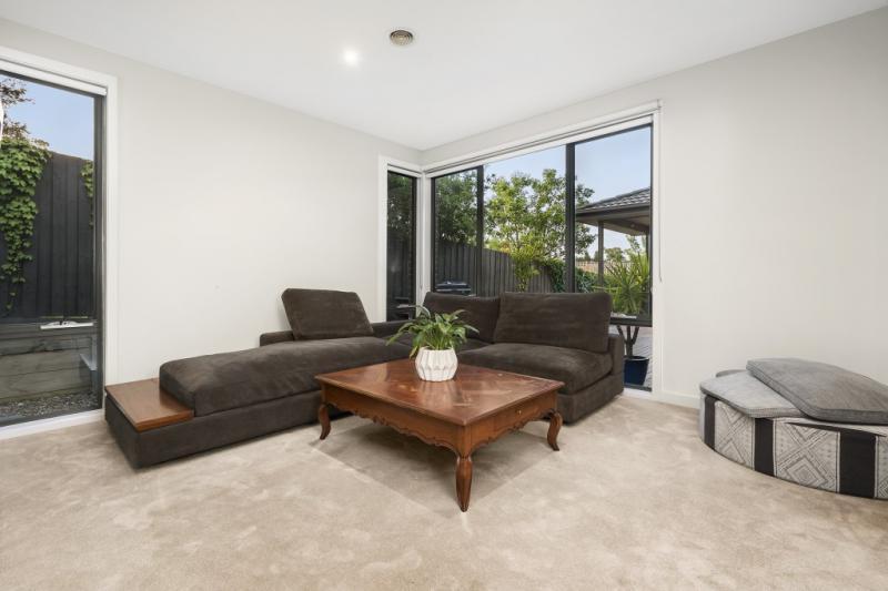 2 vaucluse court donvale