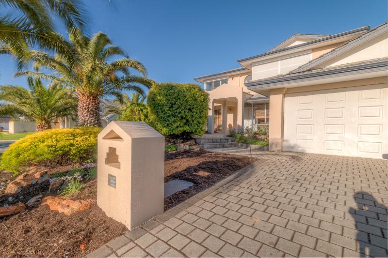 2 vaucluse place kallaroo