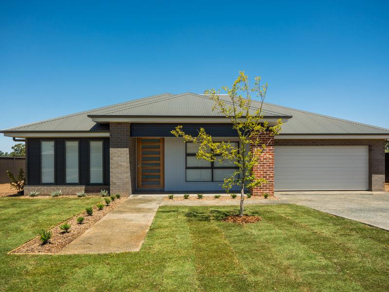 2 vaucluse place parkes