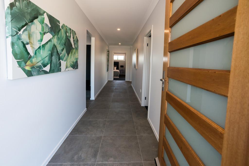 2 vaucluse place parkes