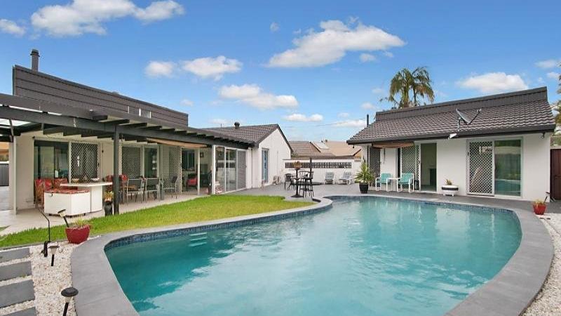 4 vaucluse pl bundall