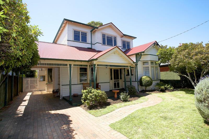 4 vaucluse st brighton vic 3186