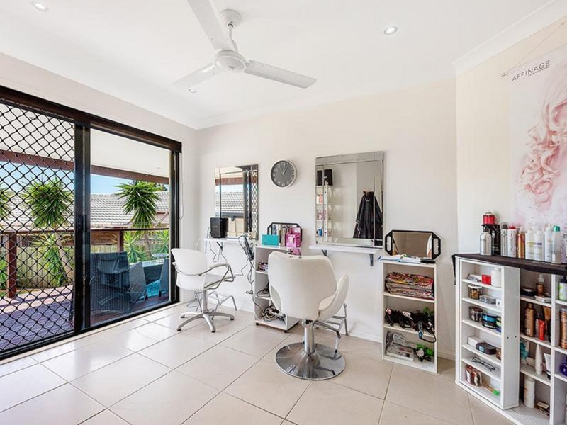 6 vaucluse robina