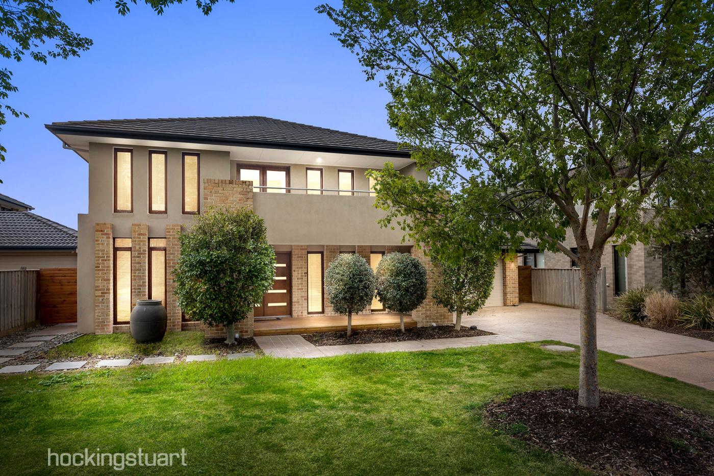 61 vaucluse boulevard point cook