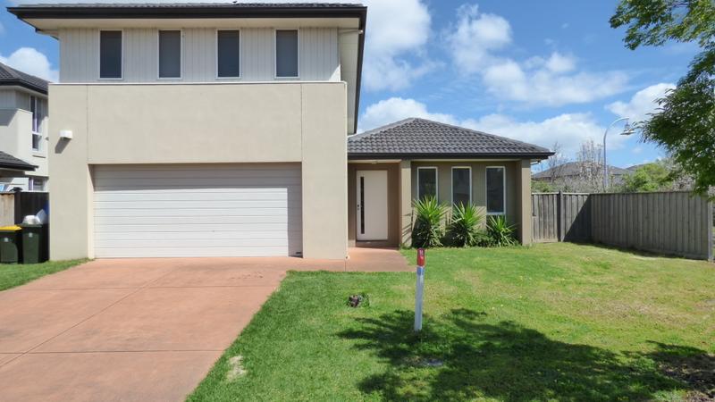 61 vaucluse boulevard point cook