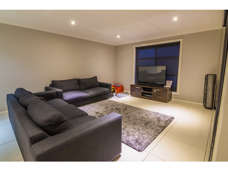 7 vaucluse place parkes