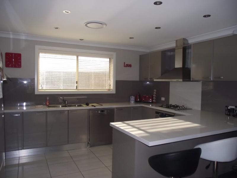 8 vaucluse place parkes nsw 2870