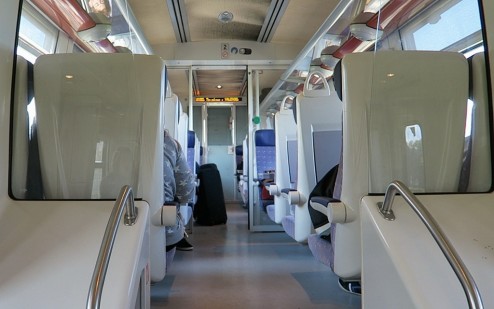 avignon arles train