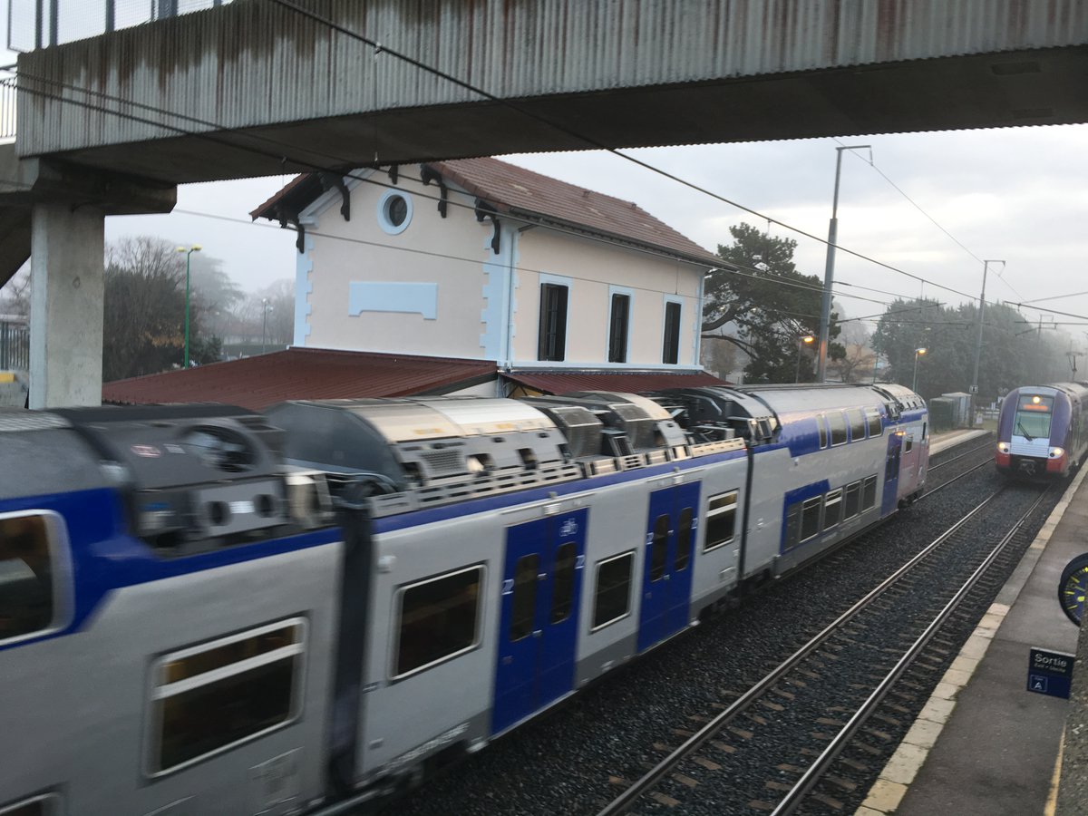 avignon geneve train