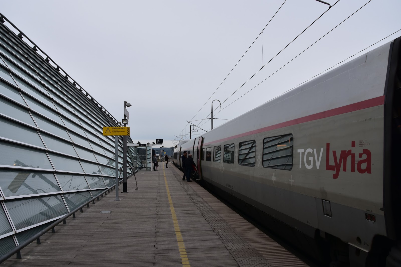 avignon geneve train