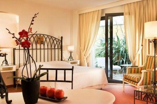avignon grand hotel