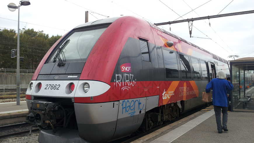 avignon nimes train