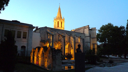 avignon offnungszeiten