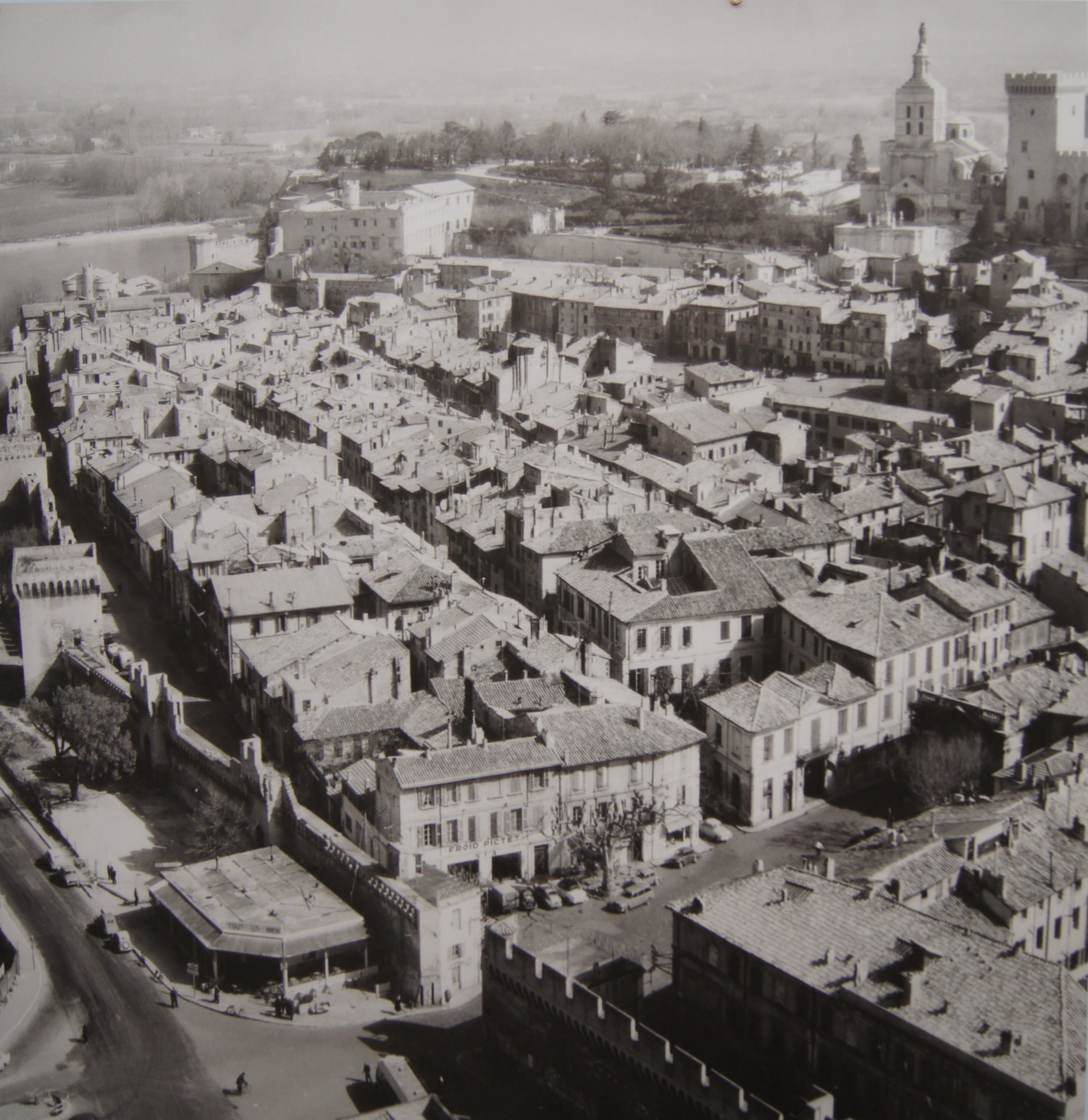 avignon quartier de la balance