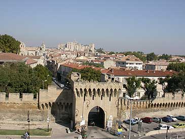 avignon remparts