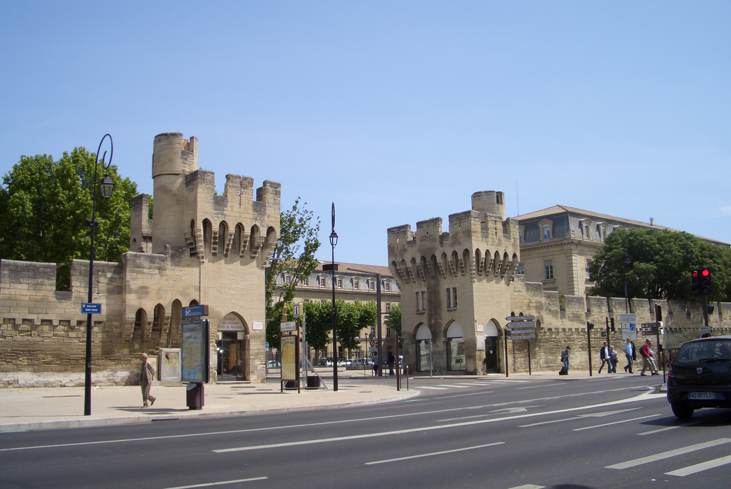 avignon remparts