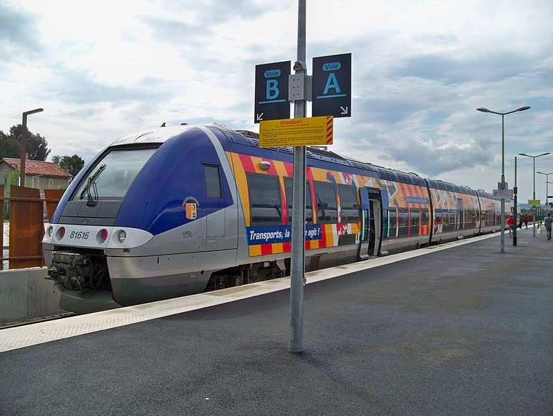 avignon sorgues train
