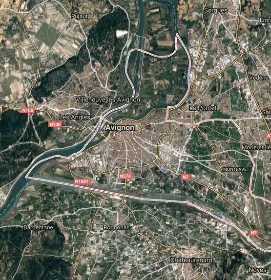 avignon superficie