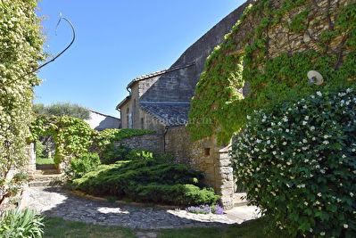 avignon uzes distance