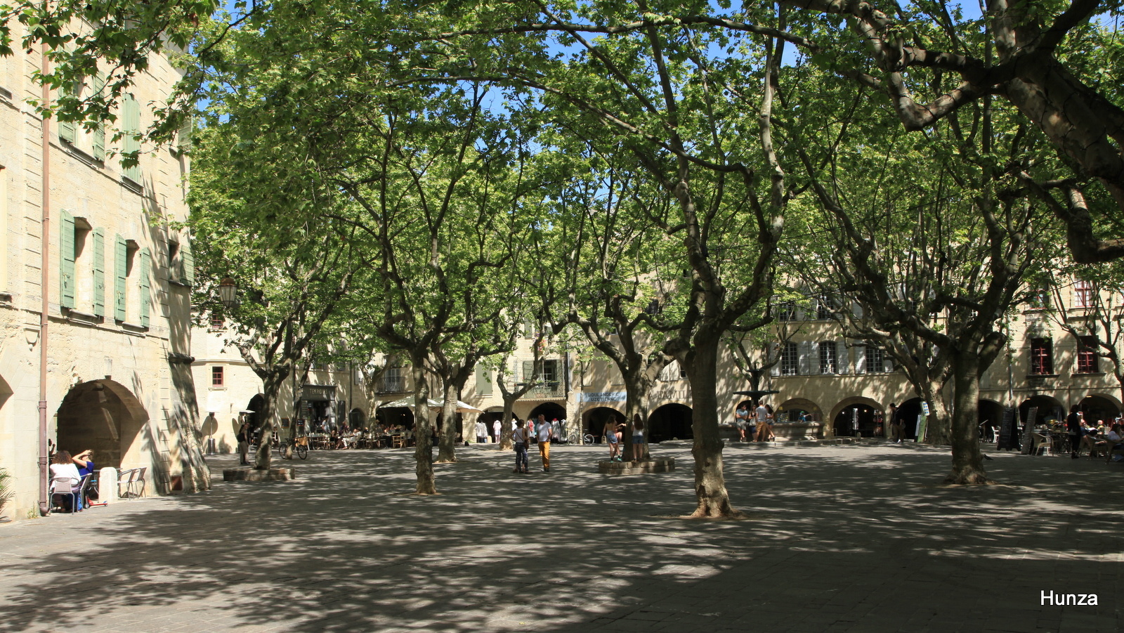 avignon uzes voiture