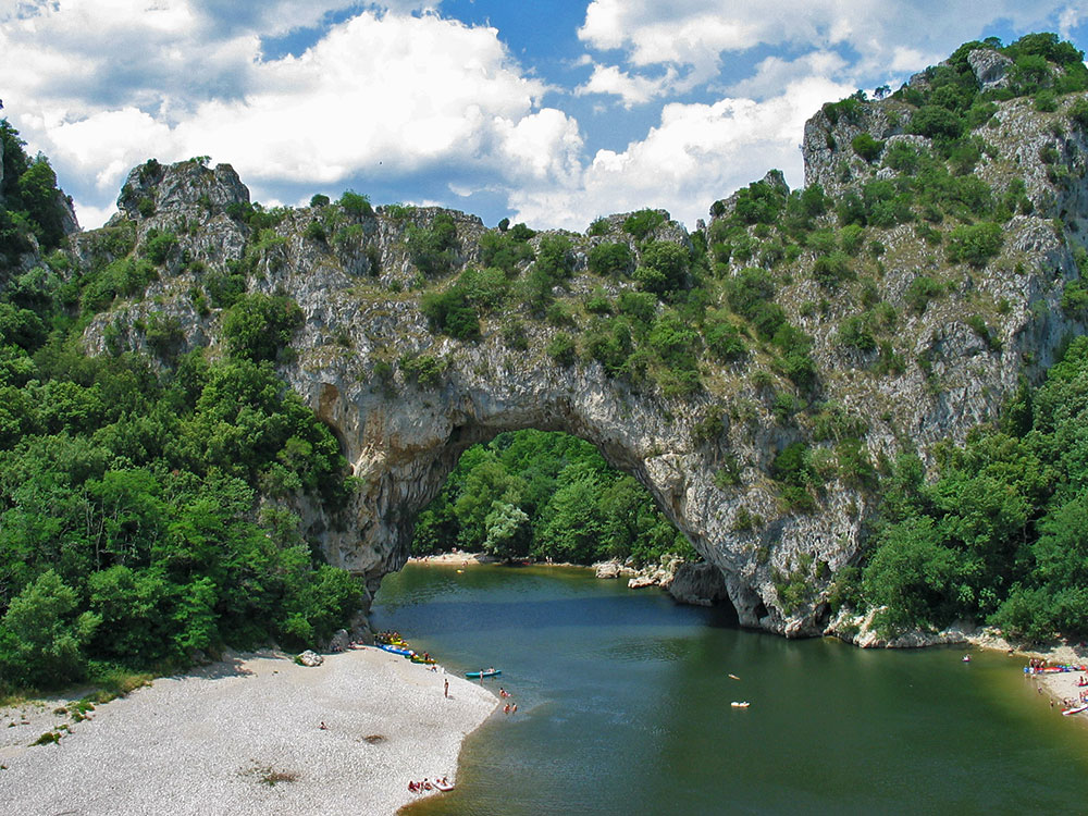 avignon vallon pont d'arc