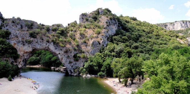 avignon vallon pont d'arc