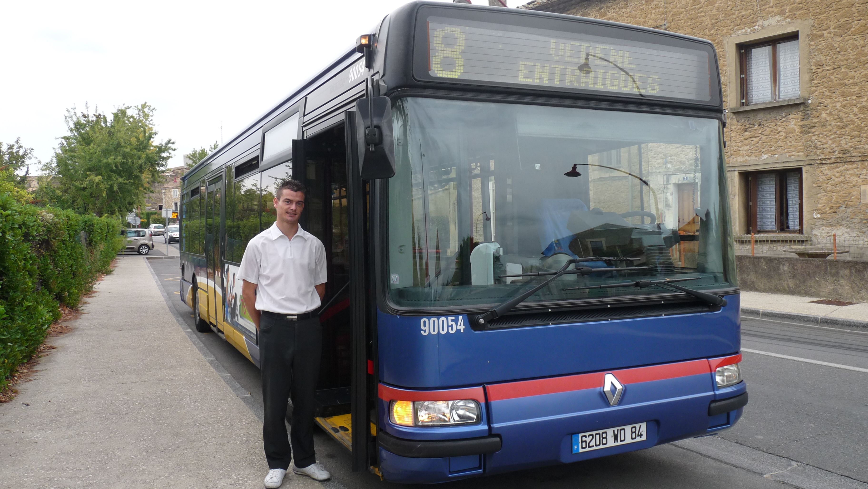 bus 8 avignon