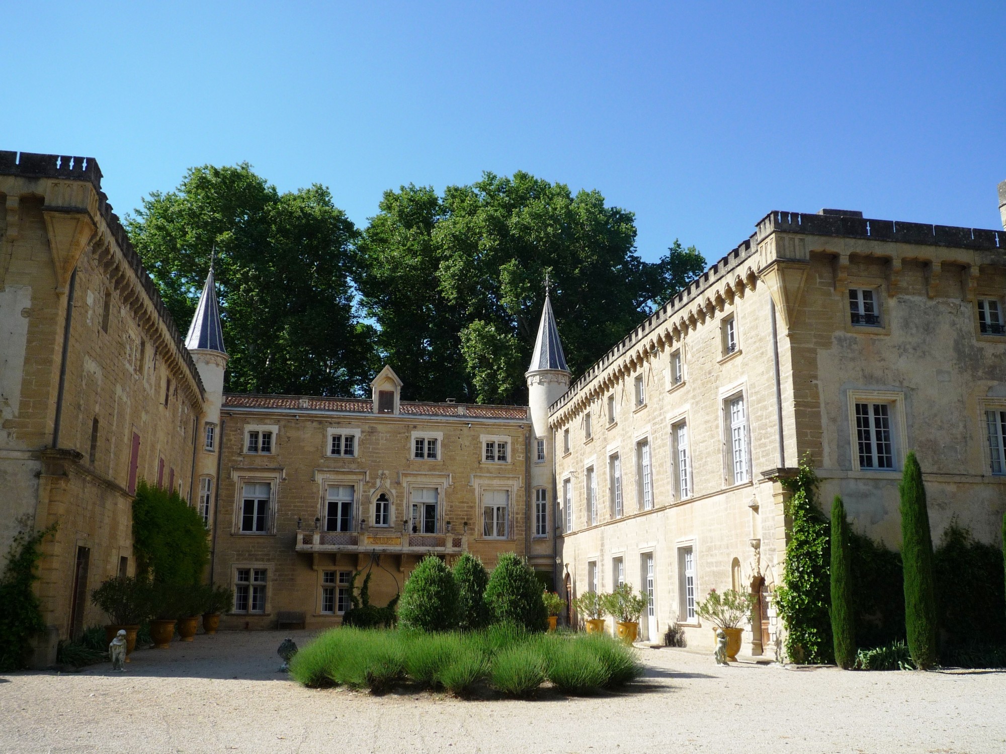chateau vaucluse a vendre
