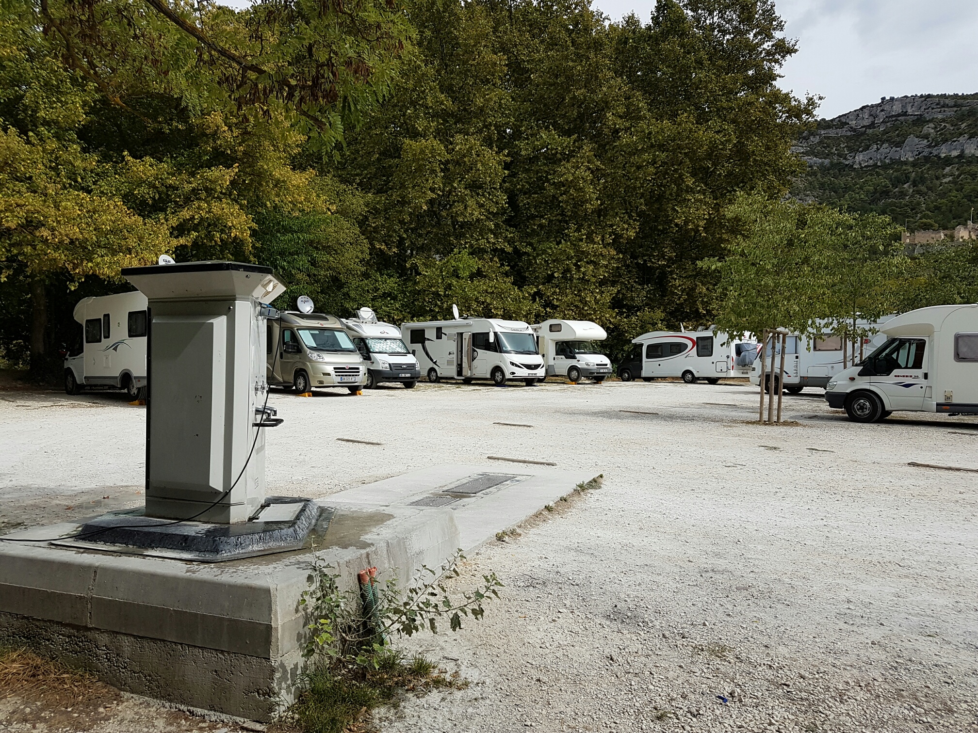 fontaine de vaucluse offnungszeiten