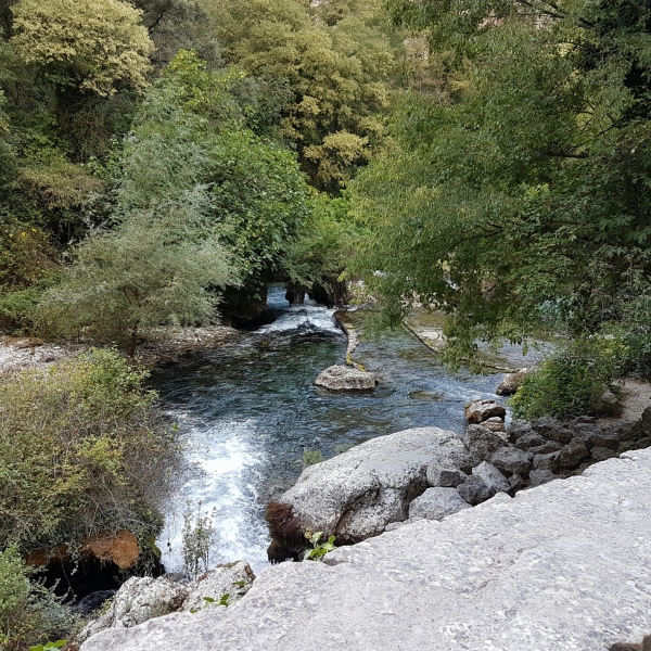 fontaine de vaucluse offnungszeiten