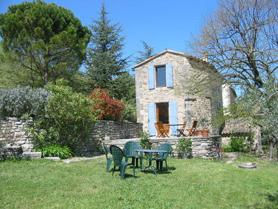 gite vaucluse 4 personnes piscine