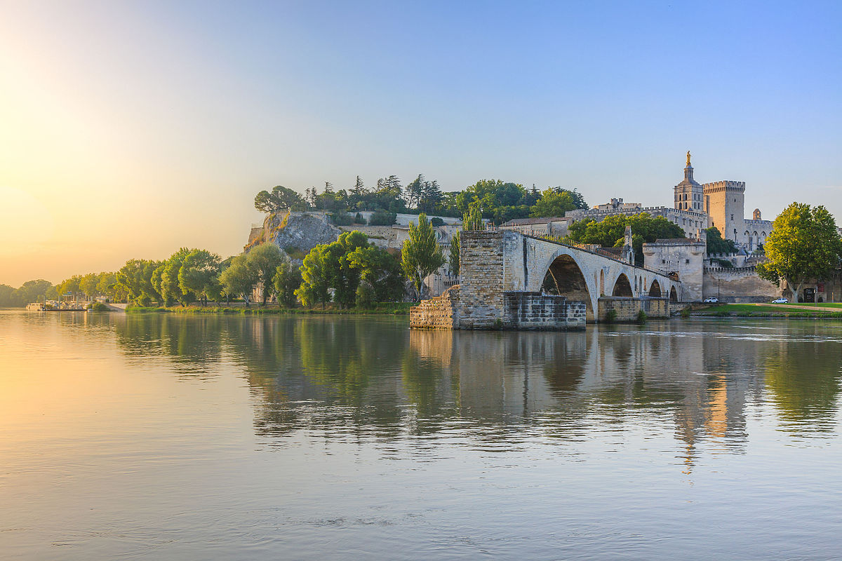 historia mostu w avignon
