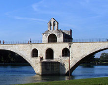 historia mostu w avignon