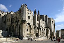 monument a avignon