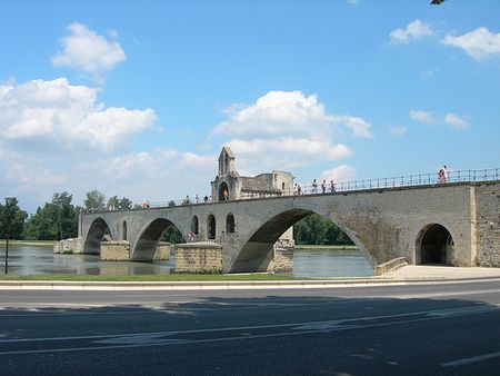 most w avignon piosenka