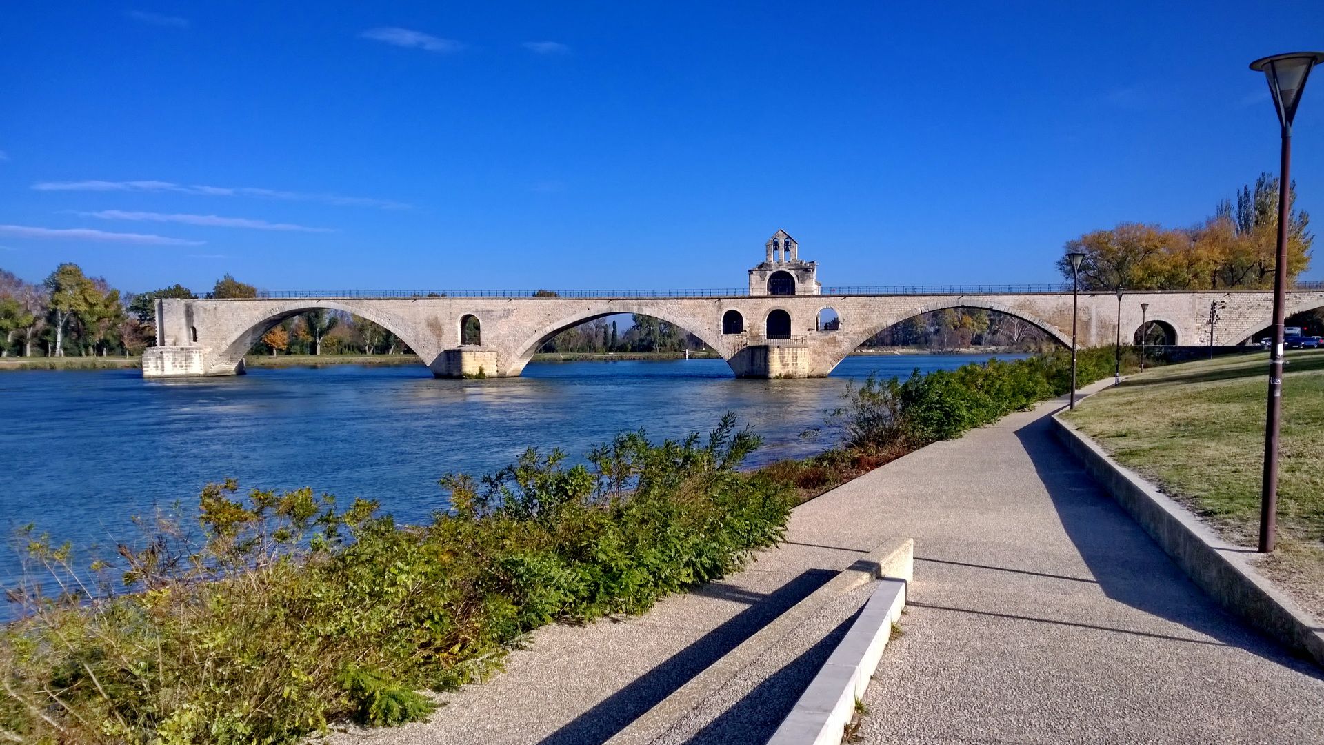 most w avignon piosenka