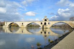 most w avignon piosenka