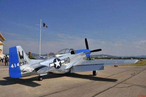 p 51 mustang avignon