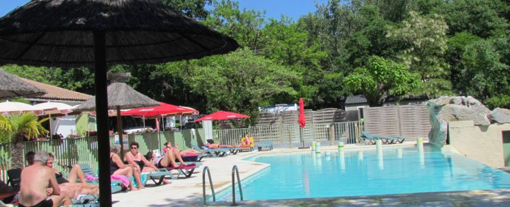 vaucluse camping piscine