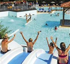 vaucluse camping piscine