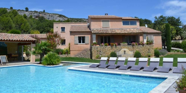 vaucluse gites avec piscine