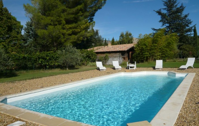vaucluse gites avec piscine