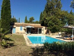 vaucluse gites avec piscine