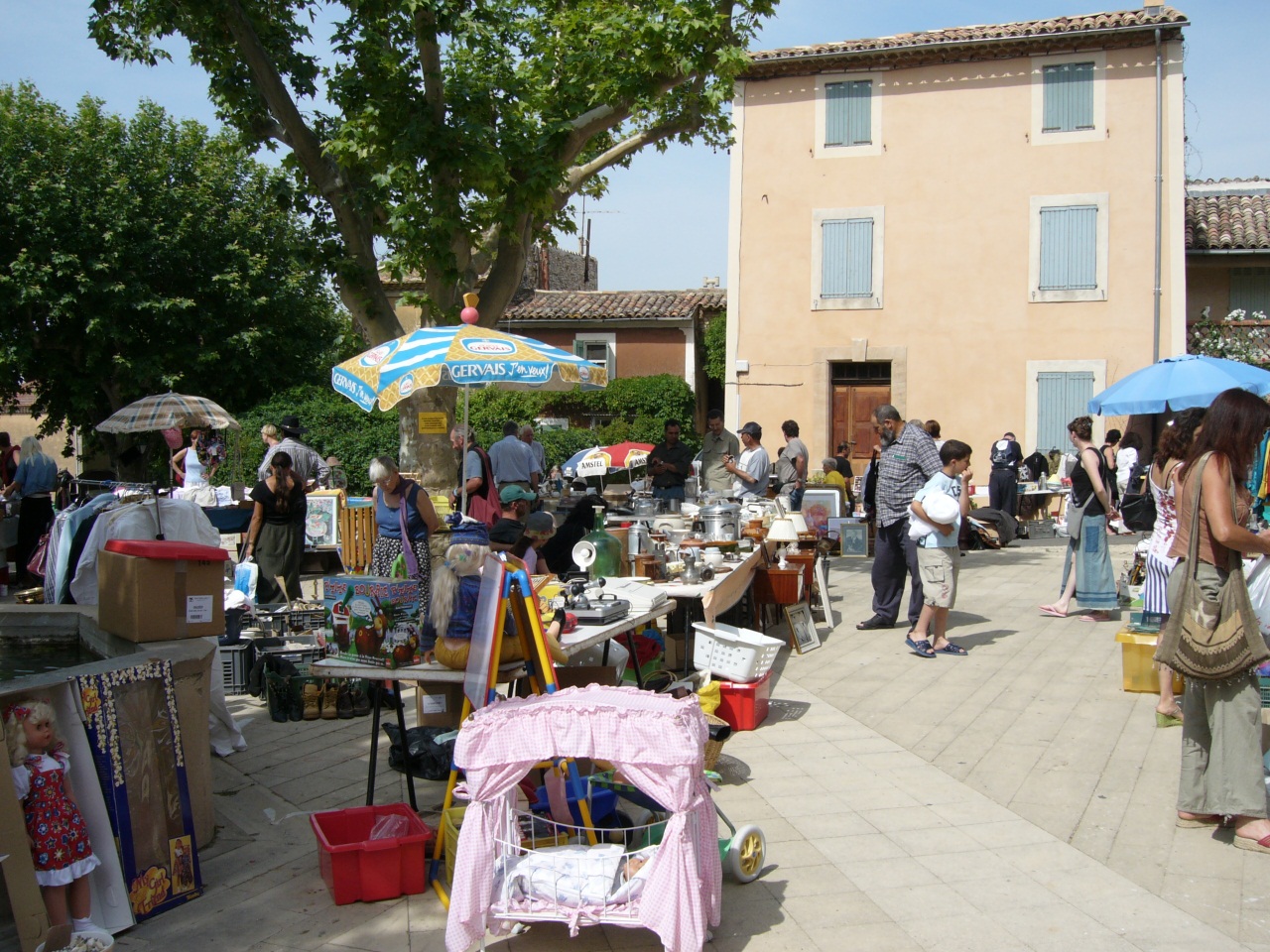 vaucluse vide grenier